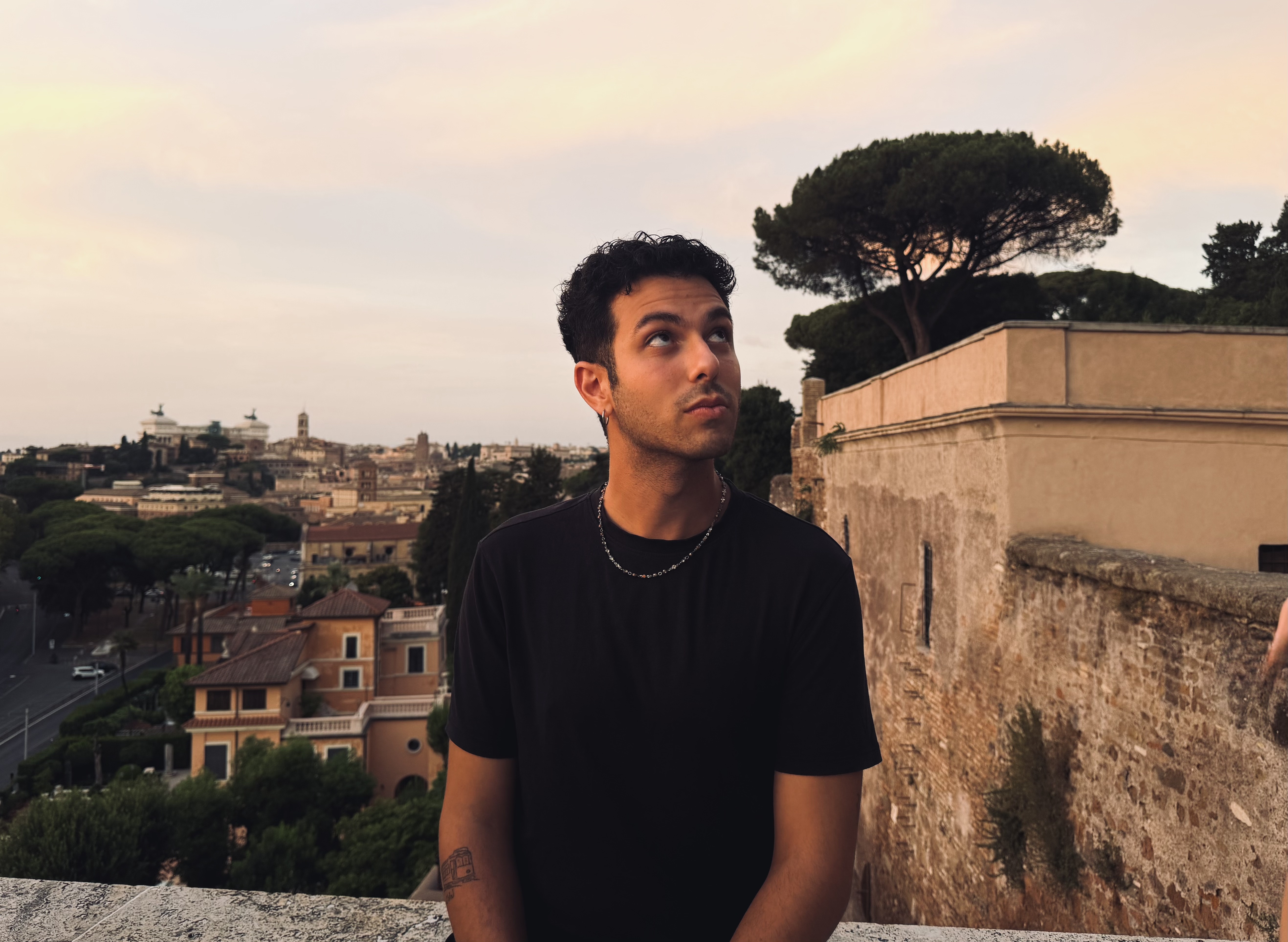 Maestro Righez, insegnante di scuola primaria